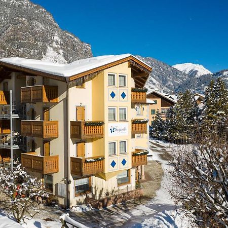 Hotel Genzianella 지아노 디 피엠메 외부 사진