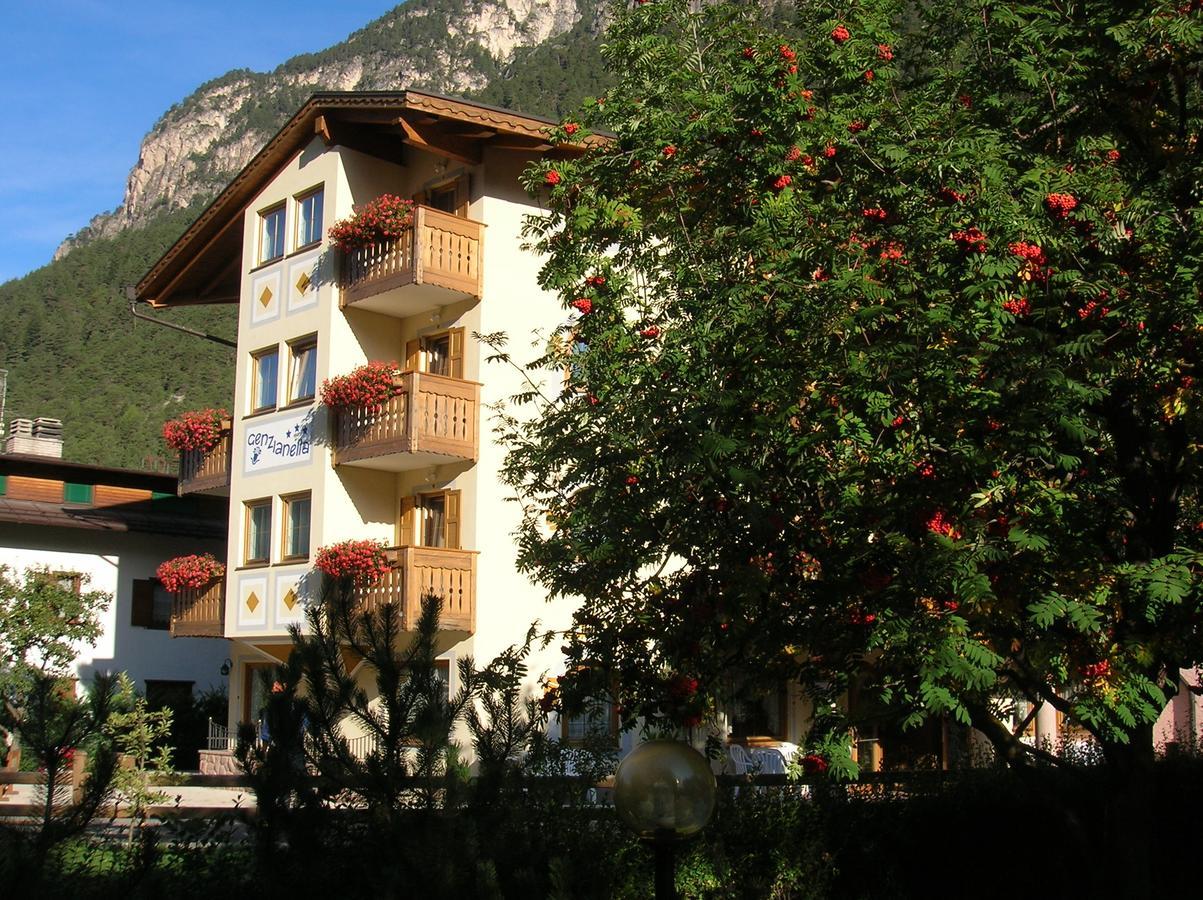 Hotel Genzianella 지아노 디 피엠메 외부 사진
