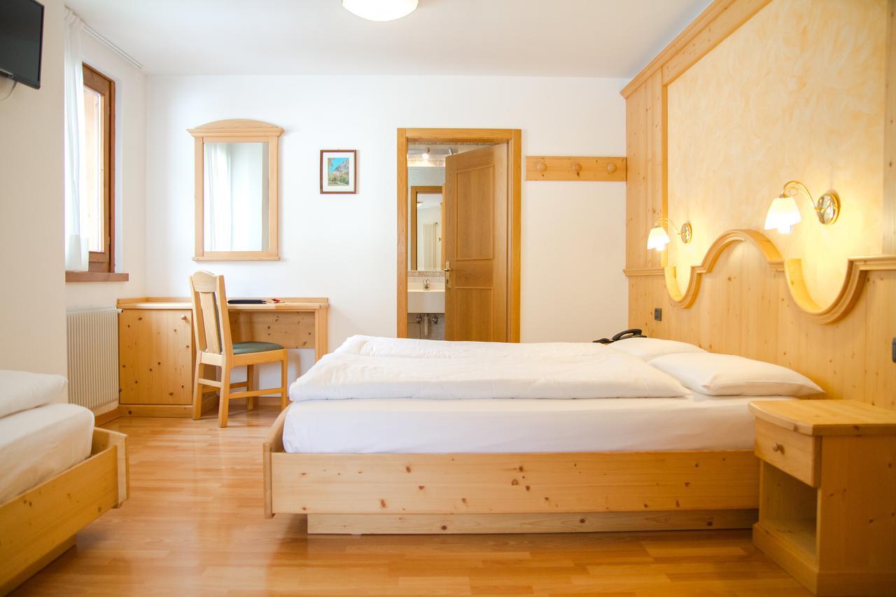 Hotel Genzianella 지아노 디 피엠메 외부 사진