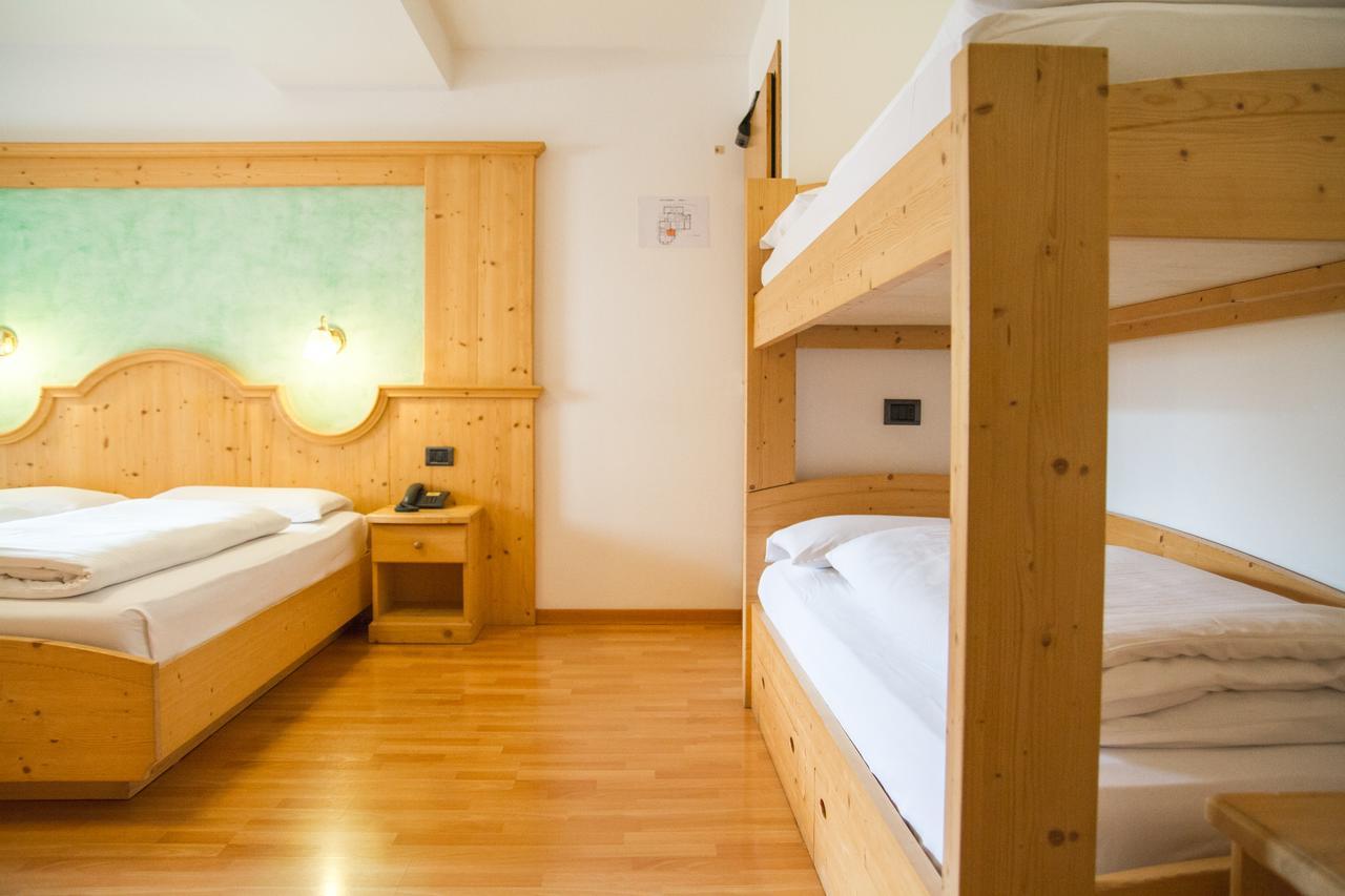 Hotel Genzianella 지아노 디 피엠메 외부 사진