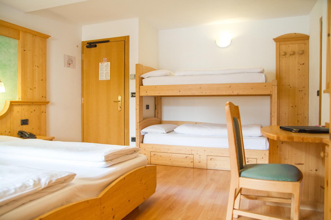 Hotel Genzianella 지아노 디 피엠메 외부 사진