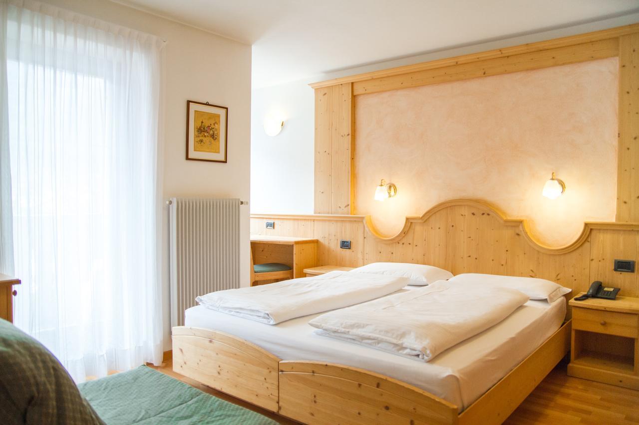 Hotel Genzianella 지아노 디 피엠메 외부 사진
