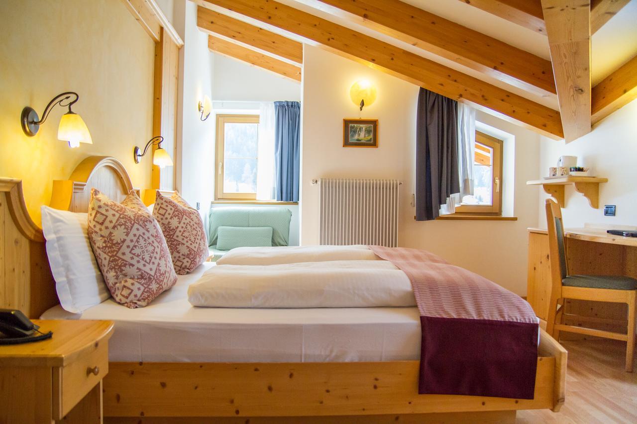 Hotel Genzianella 지아노 디 피엠메 외부 사진