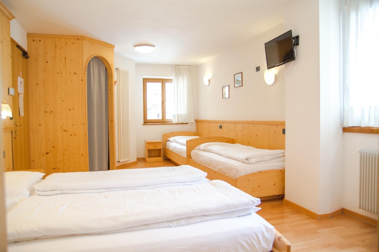 Hotel Genzianella 지아노 디 피엠메 외부 사진
